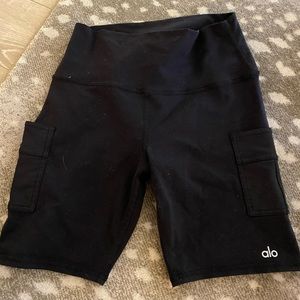 Alo shorts with pockets